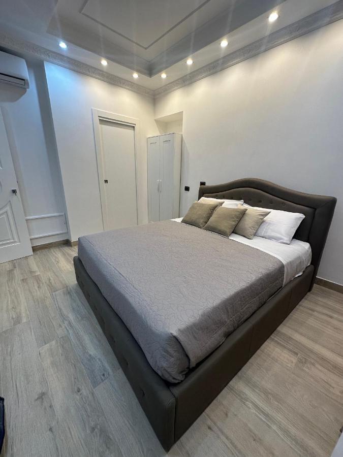 Le Chic Rooms Neapel Exteriör bild