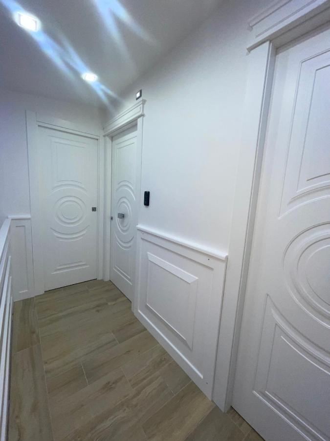 Le Chic Rooms Neapel Exteriör bild