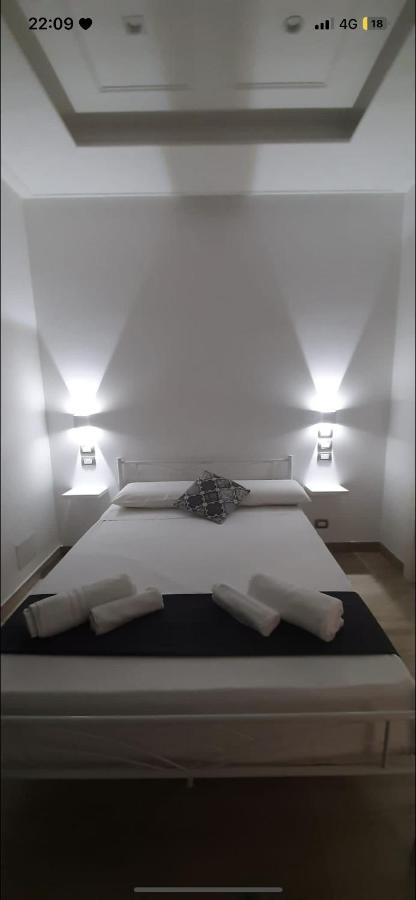 Le Chic Rooms Neapel Exteriör bild