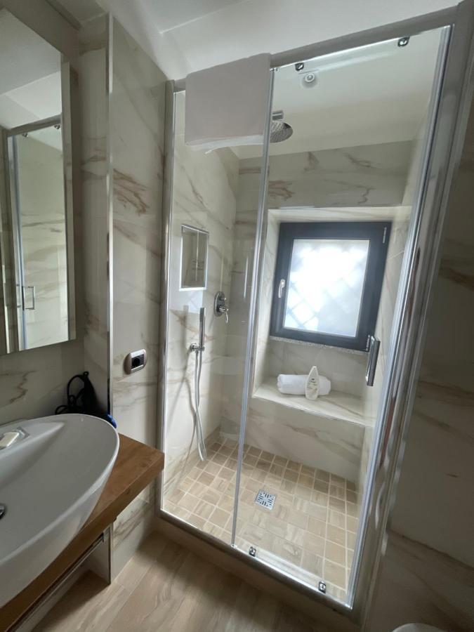 Le Chic Rooms Neapel Exteriör bild